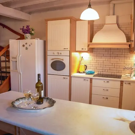 Traditional House In The Centre Of * 瓦西利基